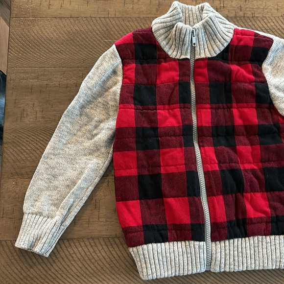 Super cute boys winter zip up! - Picture 3 of 6